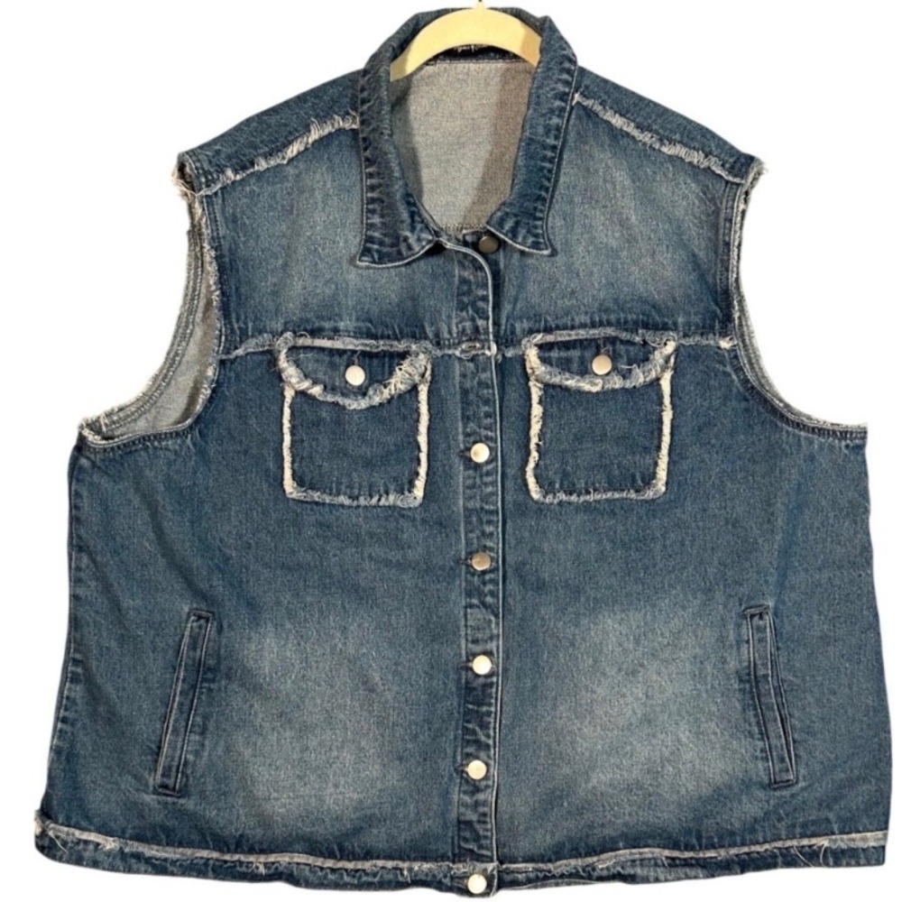 Denim Vest Blue Distressed Frayed Pockets Buttons Western Agnes Orinda Size 3X - Picture 2 of 8